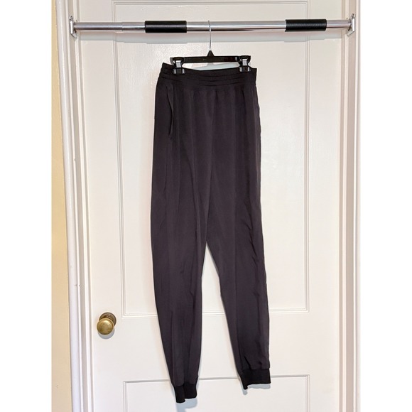 Lululemon WANDERER JOGGER 28" High Rise Pant Black Jogger Athleisure Size 6‎ - Picture 2 of 4